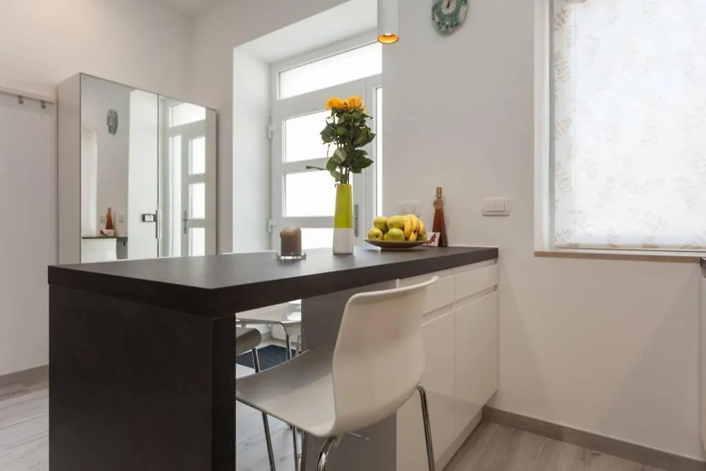 Apartman Luna Apartment Pula 0*,  Croatia